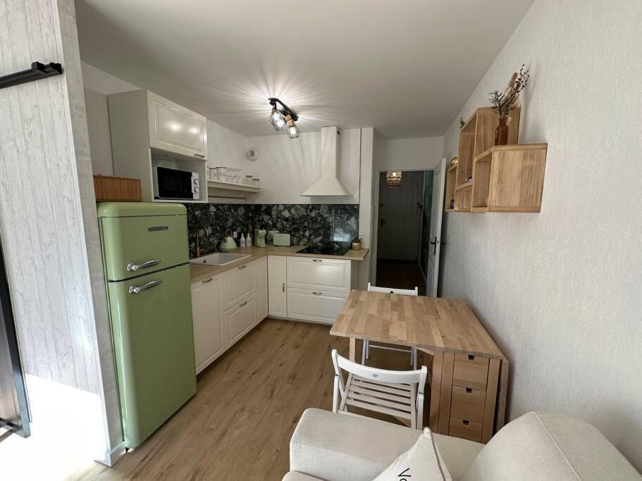 L'Appart Ideal Famille, Terrasse, Piscine, Plage Villeneuve-Loubet Exterior photo