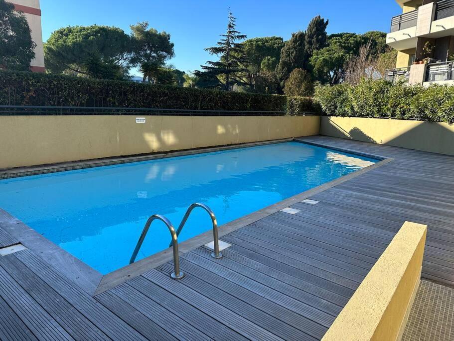 L'Appart Ideal Famille, Terrasse, Piscine, Plage Villeneuve-Loubet Exterior photo