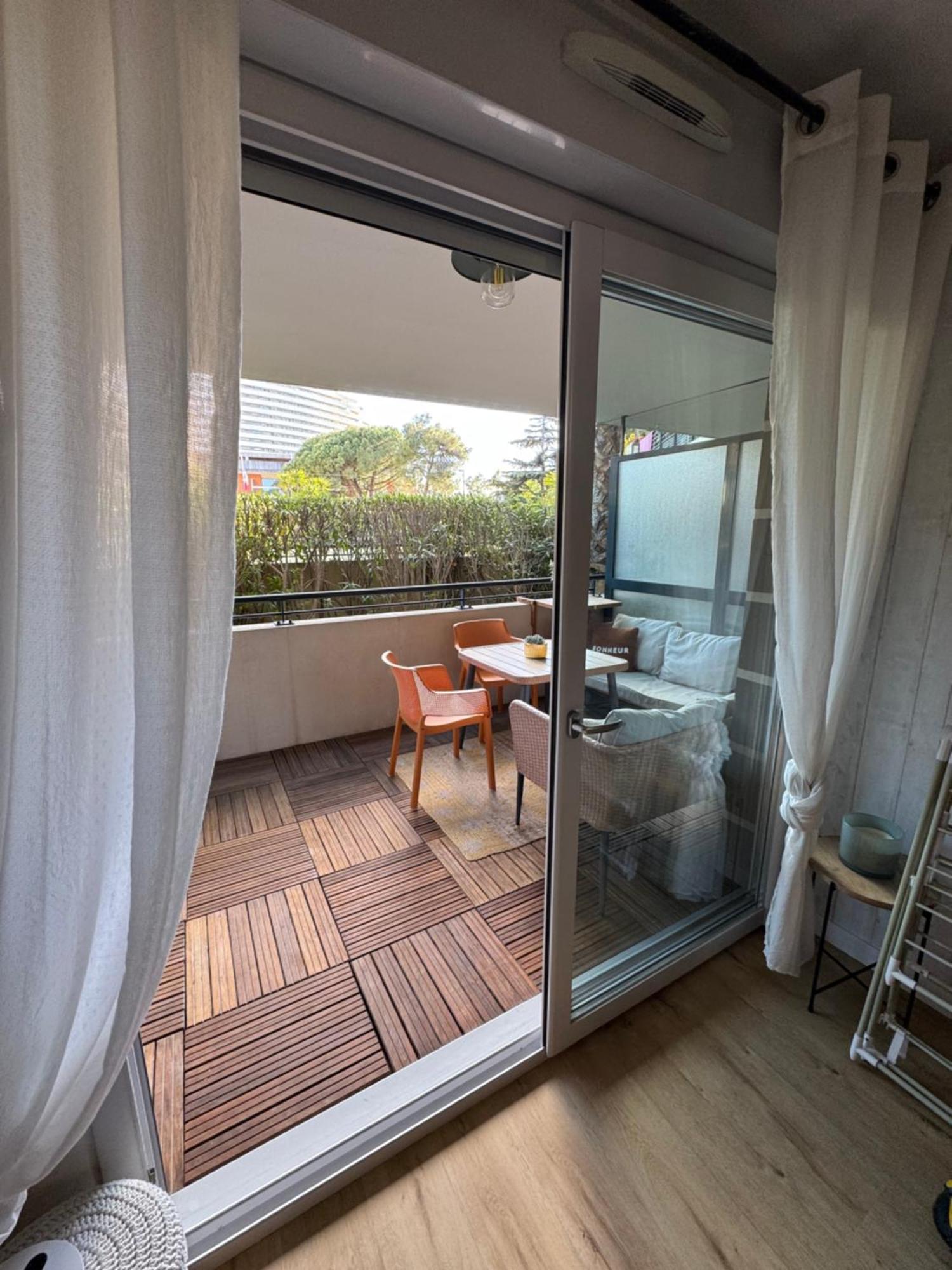L'Appart Ideal Famille, Terrasse, Piscine, Plage Villeneuve-Loubet Exterior photo